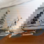 Δύο χειροποίητα ξύλινα διακοσμητικά καραβάκια