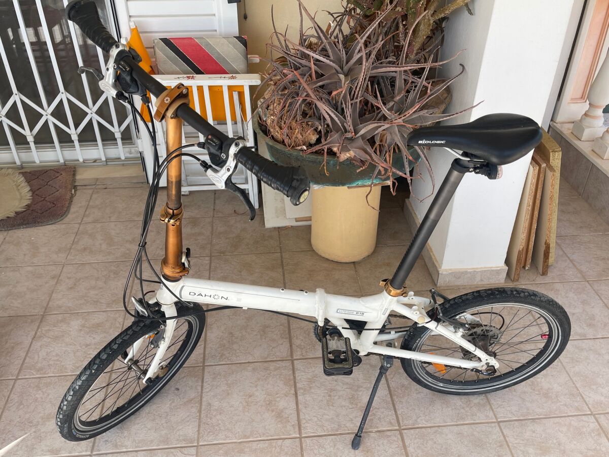 Dahon Vitesse P18 folding bike white… - € 550,00 - Vendora.cy