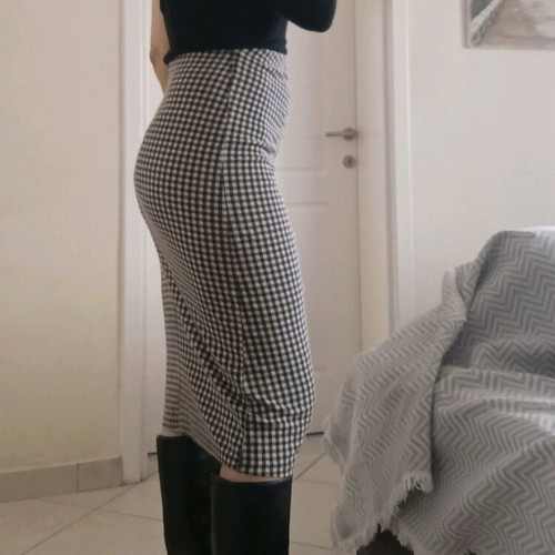 Midi checked skirt Zara like new, black and white, size L