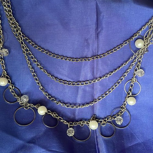 Necklace with pearls and beads, 4 chain layers