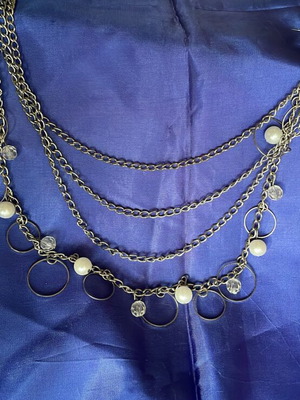 Necklace with pearls and beads, 4 chain layers