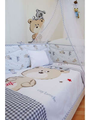 Guy Laroche mosquito net, blanket and bedding set like new
