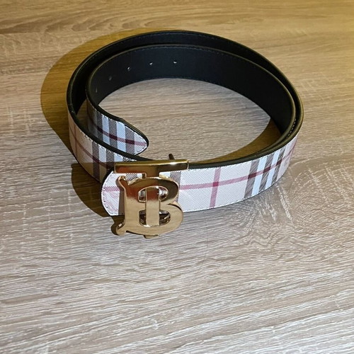 Burberry belt new, beige