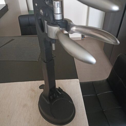 Tabletop wine opener like new