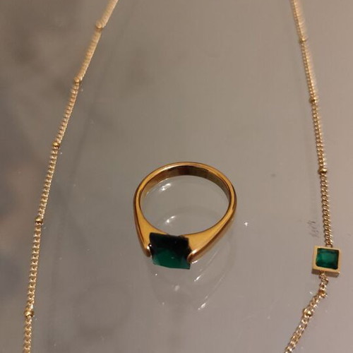 Jewelry set with green stone stainless steel necklace and ring new