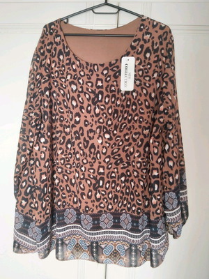 Women's oversize blouse new with tag