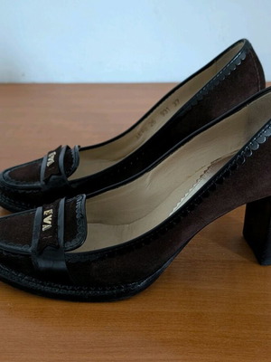 Emporio Armani women's shoes used, size 37 brown pumps