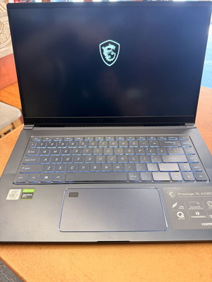 MSI Prestige 15 A10SC laptop like new, Intel Core i7, 16GB RAM, 512GB SSD