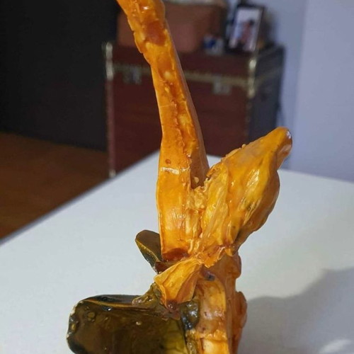Wax violin replica in excellent condition, 21 cm tall