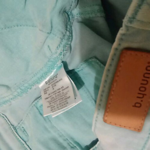 Shorts, M
