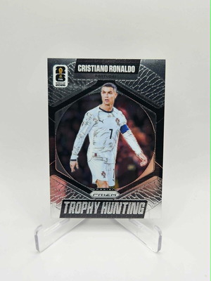 Panini Prizm Road to World Cup Cristiano Ronaldo Trophy Hunting card
