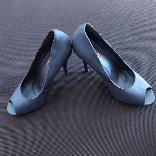 Vintage leather peep toe blue pumps used, size 38