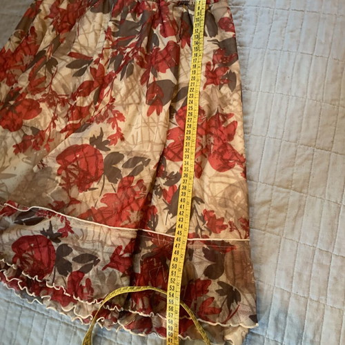 Mexx vintage midi skirt size Small, like new, beige and red