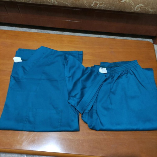 Medical uniform like new, green short-sleeve top and pants size medium