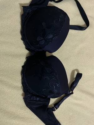 Triumph bra like new, size 75D, black with underwire and padding