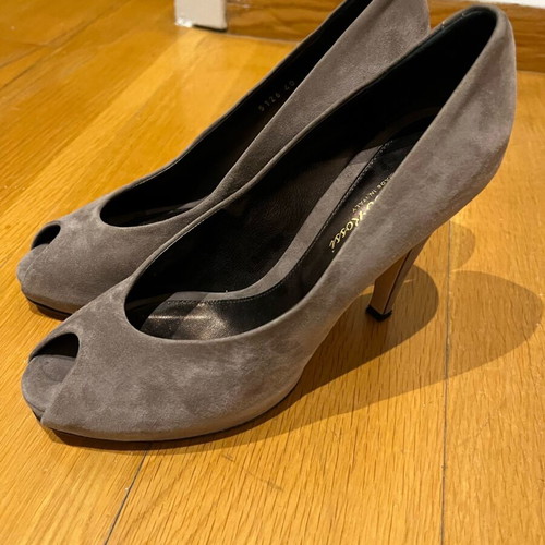 Gianvito Rossi women's peep toe gray shoes like new