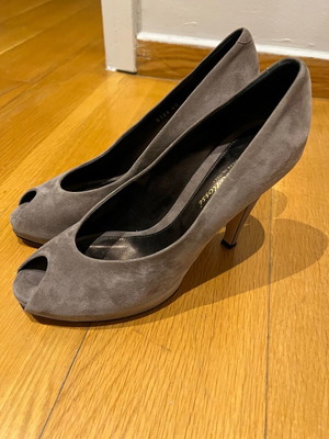 Gianvito Rossi women's peep toe gray shoes like new