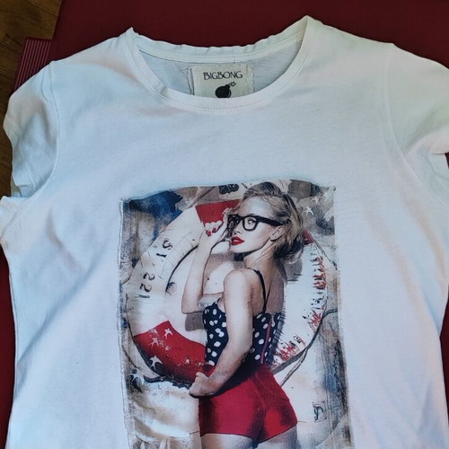Bigbong white women's T-shirt M with pin-up print like new