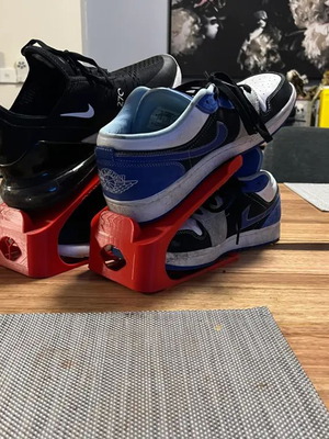 Minimalist shoe rack made to order