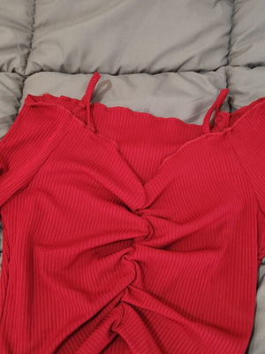 Crop top red with shoulder straps like new, size S