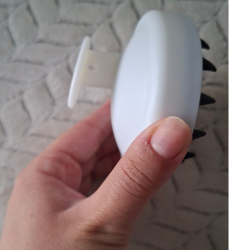 Silicone scalp massager and shampoo brush white/black