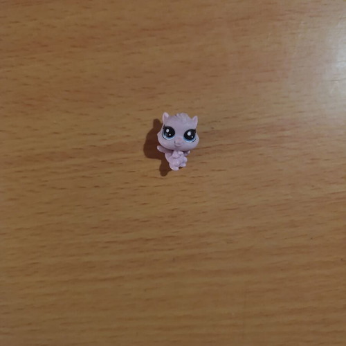 Littlest Pet Shop mini figure like new