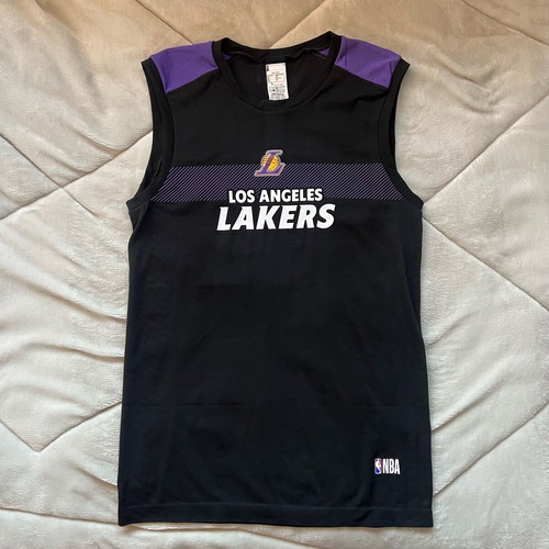 Lakers sleeveless shirt like new, size L, black-purple