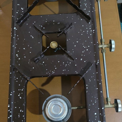Gas stove triple burner new with enamel surface