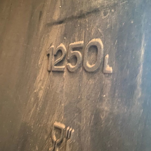 Oil tank used 1250 liters
