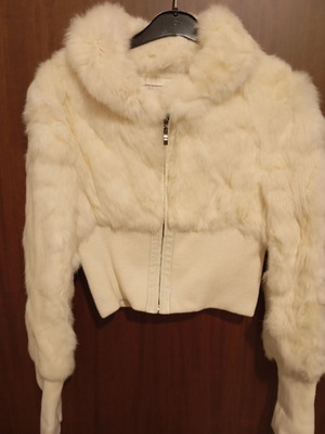 White synthetic fur, size small, in excellent condition