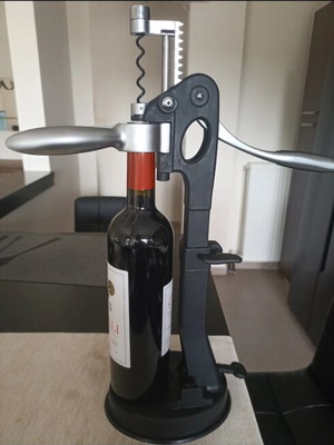 Tabletop wine opener like new
