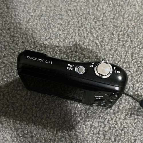 Nikon Coolpix L31 like new compact digital camera
