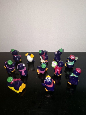 Kinder penguin collection used