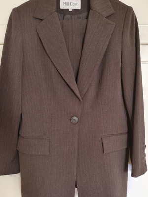 Bill Cost women's suit like new, medium size