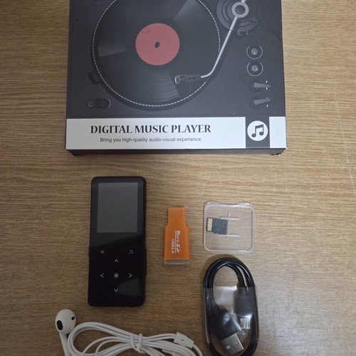 Digital MP3/MP4 Player set new with accessories