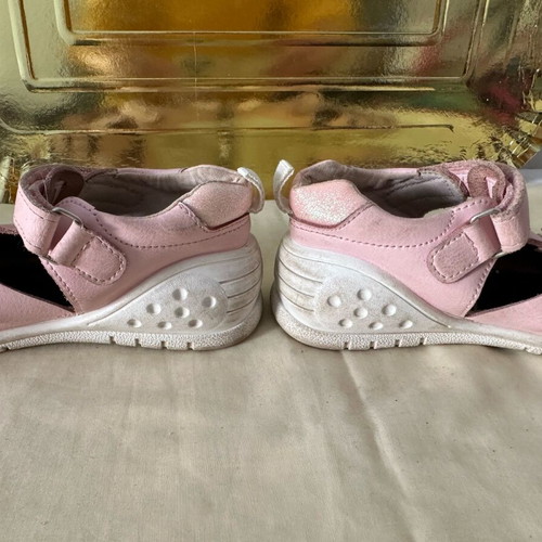 Pink sandals size 24 like new, leather