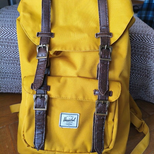 Herschel Heritage backpack 19 lt yellow like new
