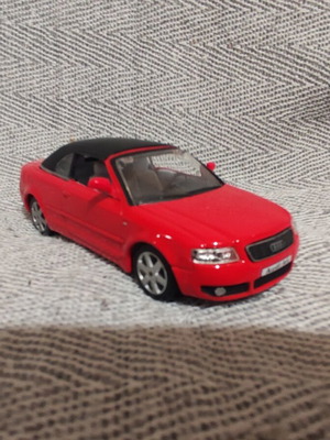 Μεταλλική μινιατούρα Audi A4 Cabriolet μεταχειρισμένη, κλίμακα 1:43