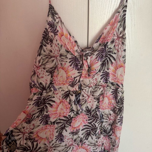 H&M short dress like new, size XXXL, white pink