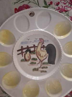 Плато за яйца за 8 употребявано с рисуван дизайн