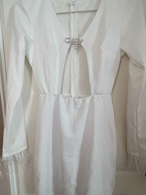 Mini dress white with elegant cutout and feather details new, size XS