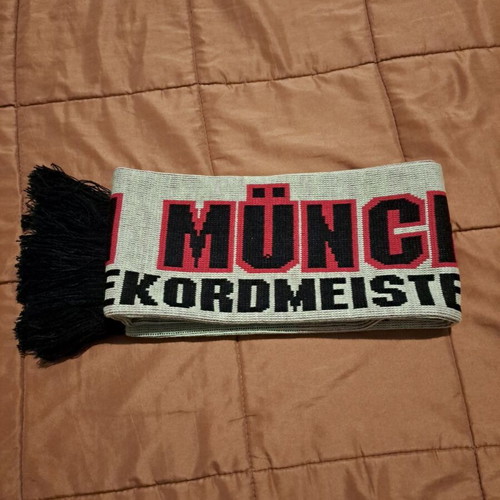 Bayern Munich scarf authentic, like new