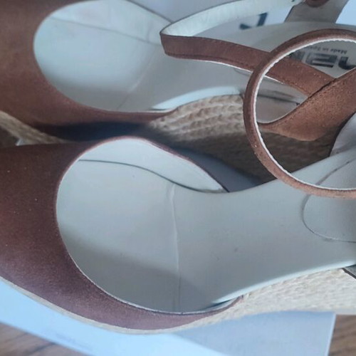 Nak leather platform sandals like new, camel color, size 37