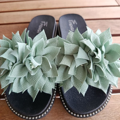 FENGI Women's Slides with Decorative Flower Size 38 New