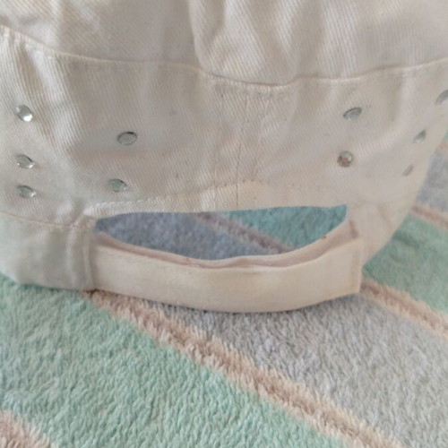 White women's hat with rhinestones like new