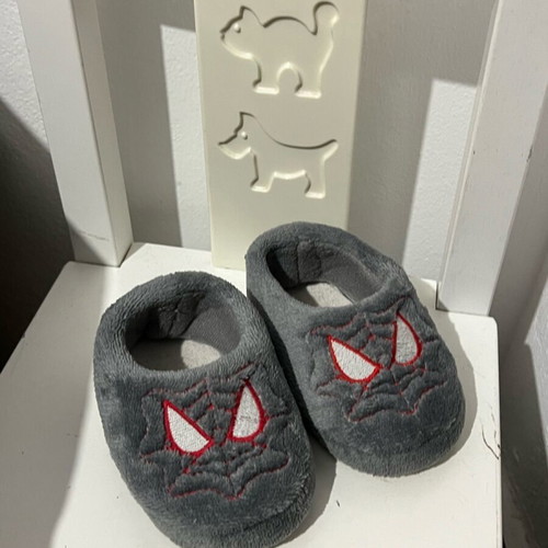 Spiderman slippers like new, size 21-22
