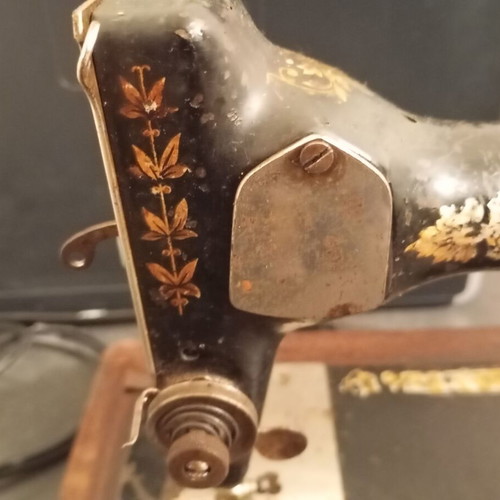 Vintage Singer sewing machine used