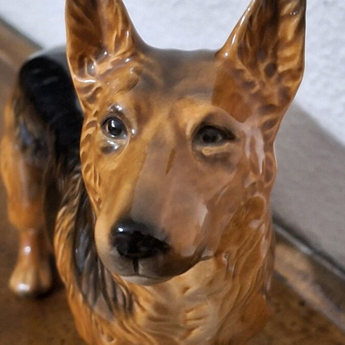 Goebel German Shepherd Figurine 30618-20 like new, vintage
