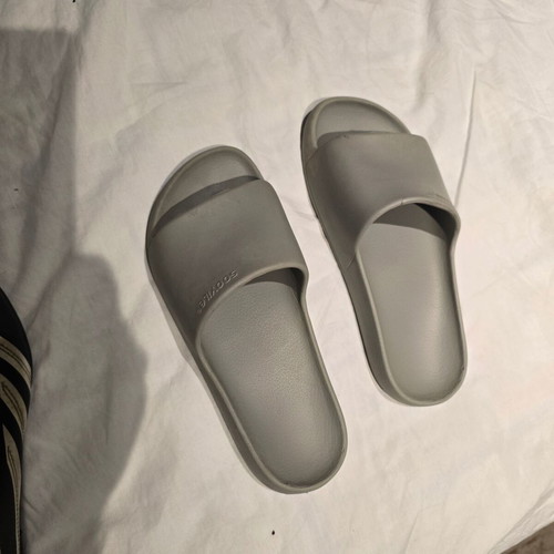 Flip flops size 36 like new