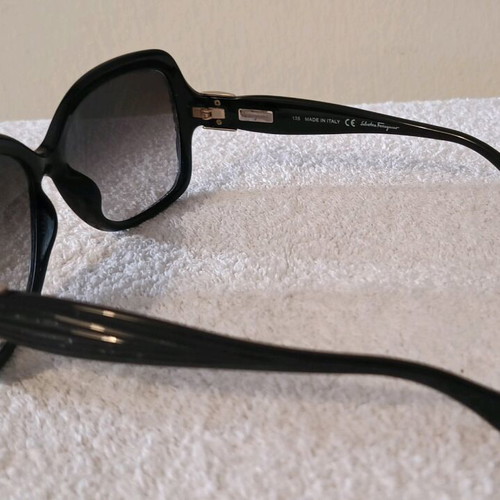 Salvatore Ferragamo women's sunglasses black large like new